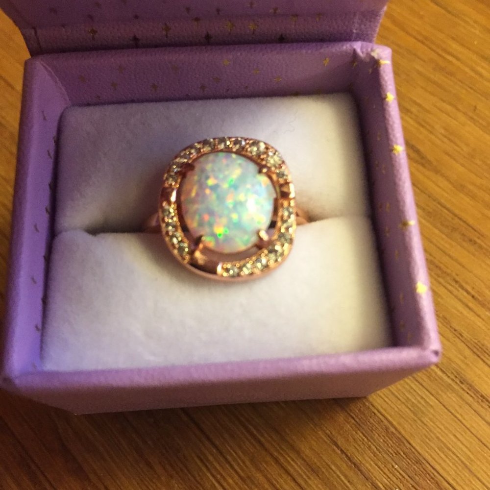 Melinda Maria Elizabeth ring -rose gold/white opal